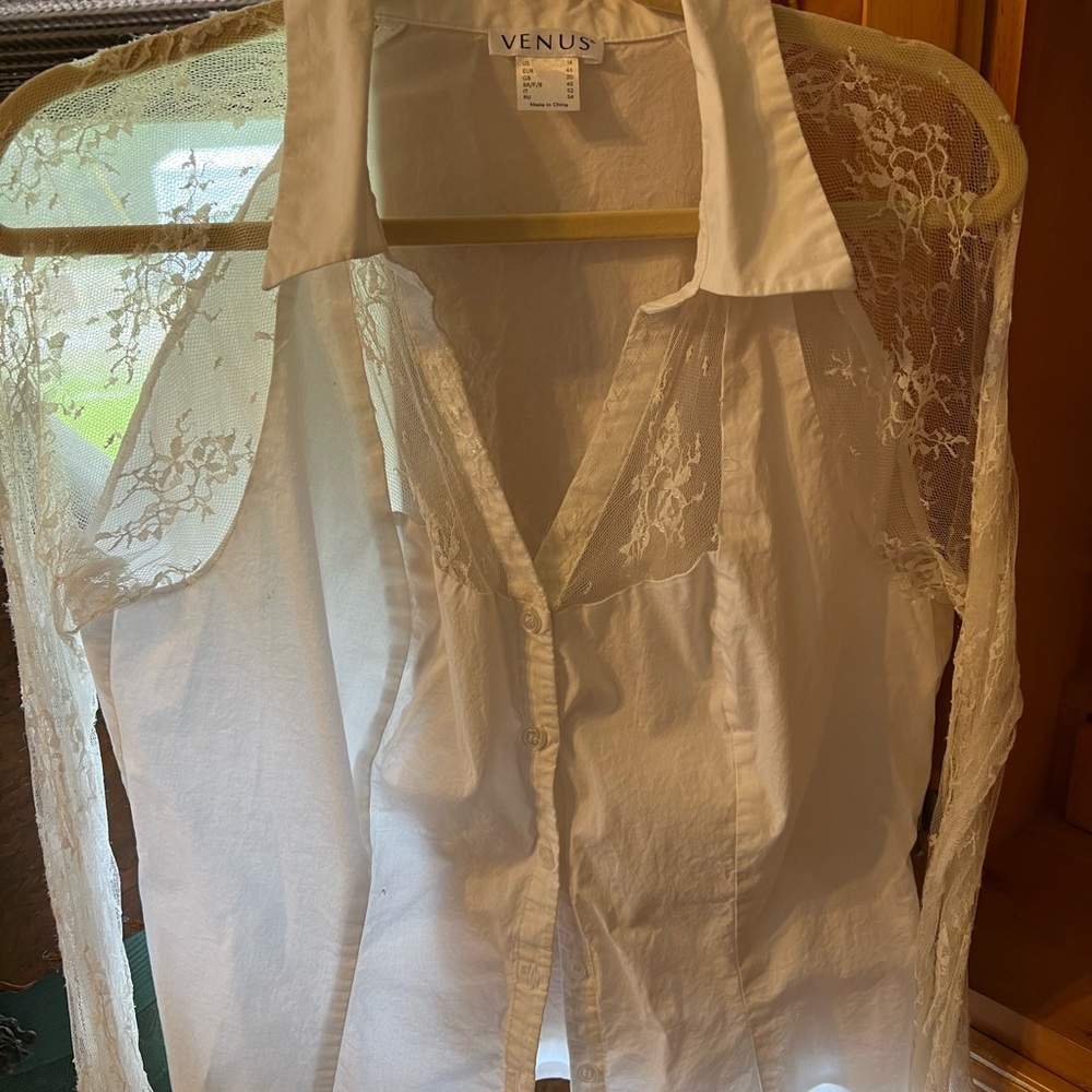 White Cotton Blouse with lace